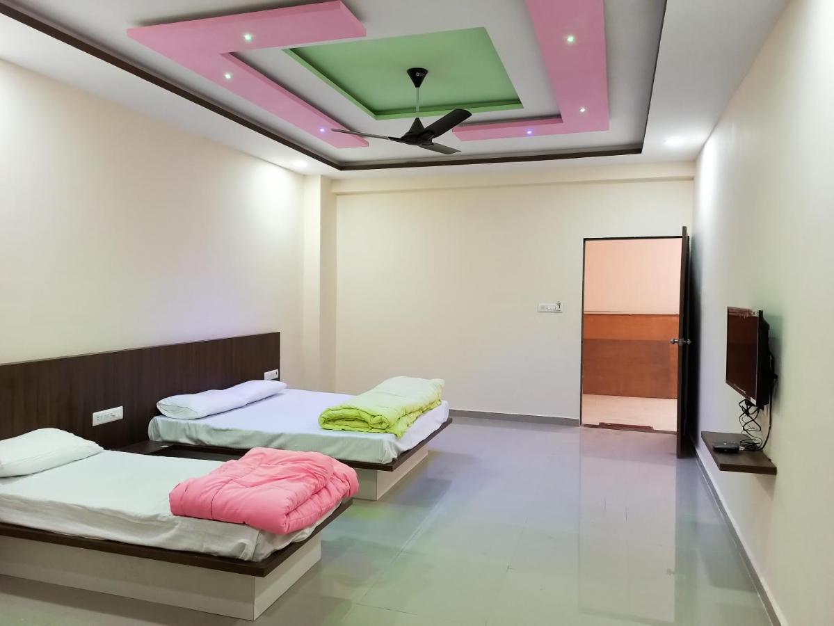 Hotel Plaza Inn Rajpipla Esterno foto